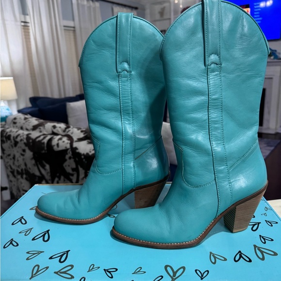 Jessica Simpson Shoes - RARE!!!!!! Hard to find. Jessica Simpson turquoise cowgirl boots. 7.5(M)